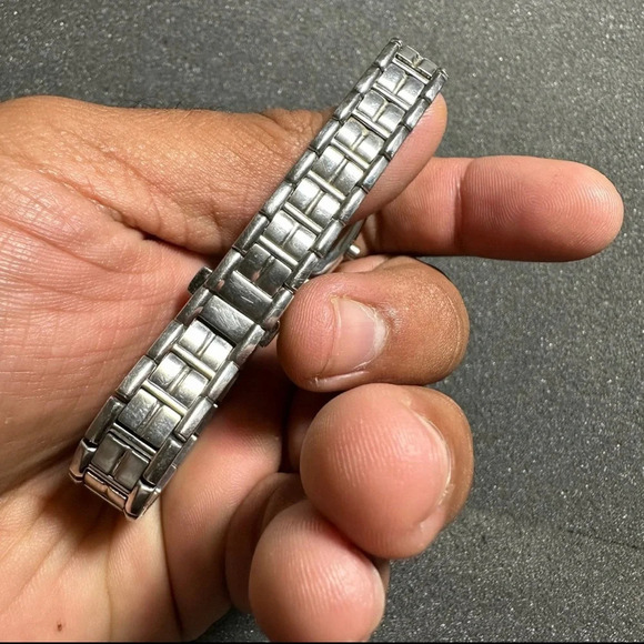 citizen Eco Drive Ladies Cocktail Watch Silvertone Diamond Dial B023-S058112 - Picture 7 of 11